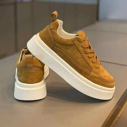 The fashionable high-heeled shoes are stylish, with novel designs and wide applications. The soles are soft and lightweight.