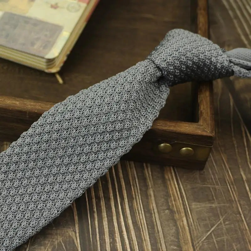 New Fashion Knitted Ties For Men British Casual Preppy Chic Solid Brown Black Neckties Women 6CM Red Narrow Soft Neck Tie Cravat