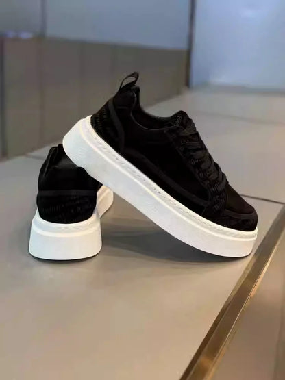 The fashionable high-heeled shoes are stylish, with novel designs and wide applications. The soles are soft and lightweight.