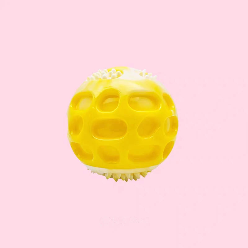 Pet dog toys are sturdy and durable, can alleviate teething discomfort, and are suitable for use during outdoor training.