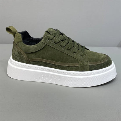 The fashionable high-heeled shoes are stylish, with novel designs and wide applications. The soles are soft and lightweight.