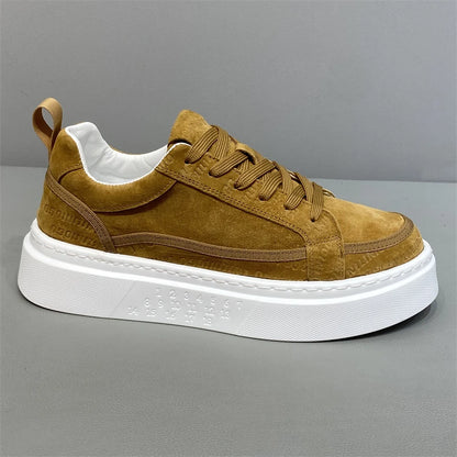 The fashionable high-heeled shoes are stylish, with novel designs and wide applications. The soles are soft and lightweight.